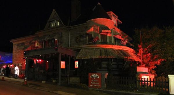 This Old Funeral Home In Pennsylvania Is Now A Haunted House And One Visit Will Give You Nightmares