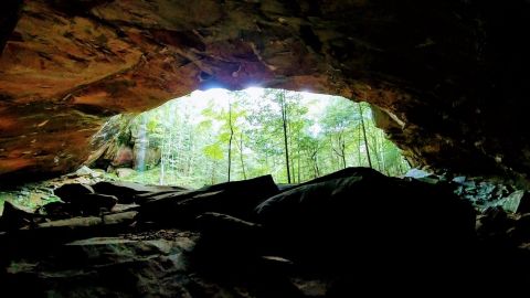 You'll Never Forget A Hike Through This Kentucky Cave