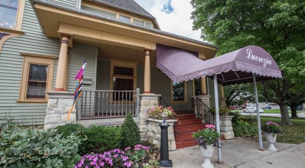 Few Hoosiers Know This Old House In Indiana Is A Restaurant With Old-Fashioned Porch Seating