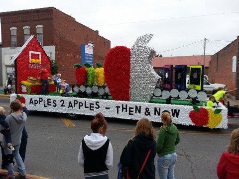 8 Charming Apple Festivals In Illinois That Will Make Your Fall Complete
