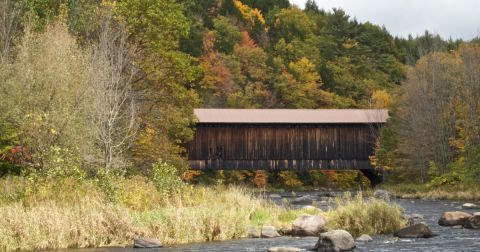 The Enchanting County In New Hampshire That's Home To 10 Covered Bridges