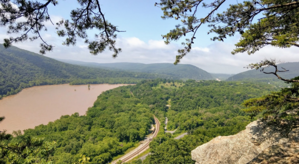 This 1.5 Mile Hike In Maryland Leads To The Dreamiest Overlook