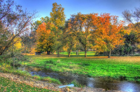 You'll Be Happy To Hear That Illinois' Fall Foliage Is Expected To Be Bright And Bold This Year