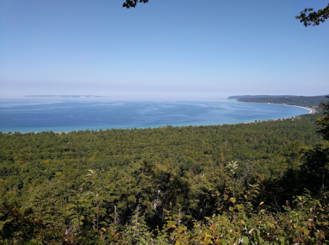 The Hilltop Hike In Michigan That Will Lead You Straight To A Spectacular View
