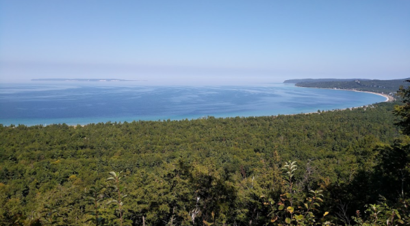 The Hilltop Hike In Michigan That Will Lead You Straight To A Spectacular View