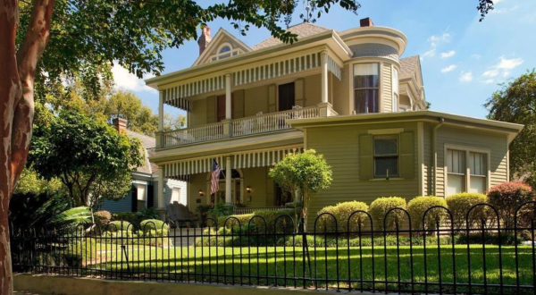 Mississippi’s Victorian Bed And Breakfast Is The Definition Of A Hidden Gem