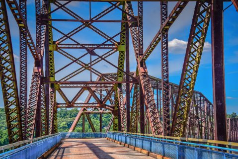 The Remarkable Bridge In Missouri That Everyone Should Visit At Least Once