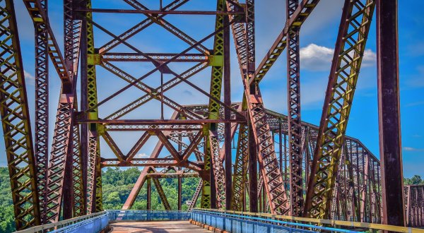 The Remarkable Bridge In Missouri That Everyone Should Visit At Least Once