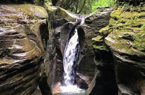 Most People Will Never See This Wondrous Waterfall Hiding In Ohio