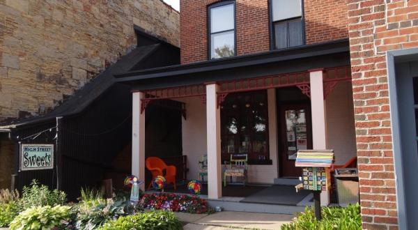 This Wisconsin Inn Attached To A Candy Shop Is Practically Heaven On Earth