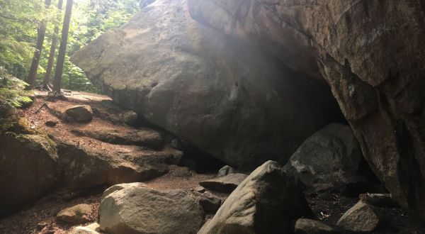You’ll Never Forget A Hike Through This New Hampshire Cave