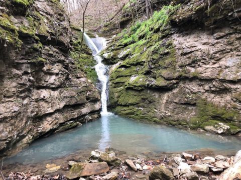 This Waterfall In Arkansas Is So Hidden You’ll Probably Have It All To Yourself