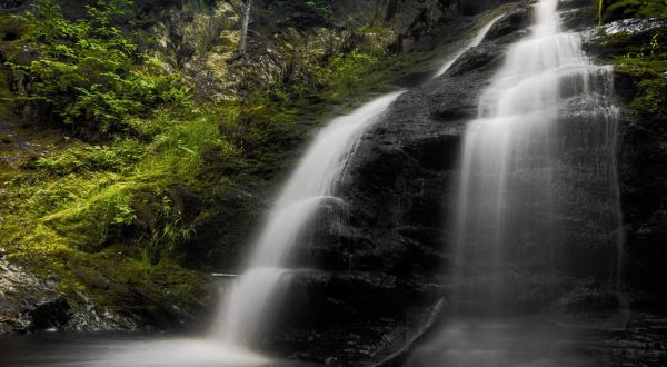 Your Kids Will Love This Gorgeous Waterfall Hike In Maine That’s Under A Mile