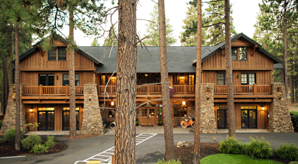 This Rustic Oregon Lodge Is The Perfect Spot For A Fall Getaway