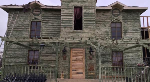This Old Funeral Home In Texas Is Now A Haunted House And One Visit Will Give You Nightmares