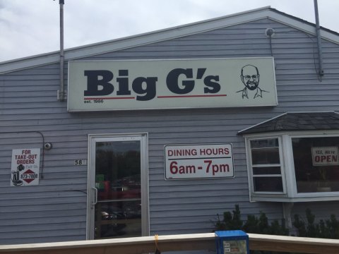 Stopping At This Small Town Sandwich Shop Is A Maine Tradition