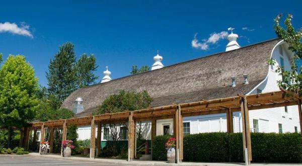 There’s A Delicious Restaurant Hiding Inside This Old Washington Barn That’s Begging For A Visit