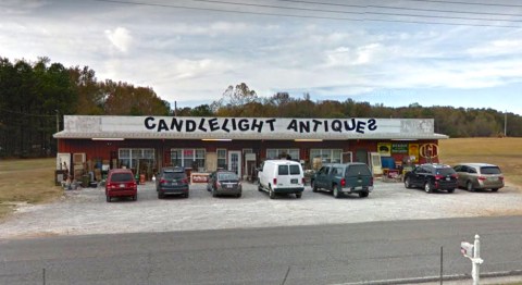 The Tiny Shop In Alabama That's Filled With More Antiques Than You Could Possibly Imagine