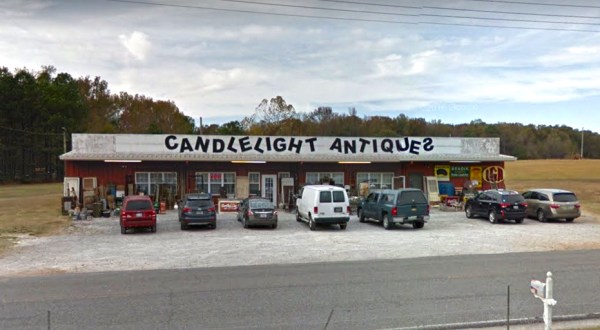The Tiny Shop In Alabama That’s Filled With More Antiques Than You Could Possibly Imagine