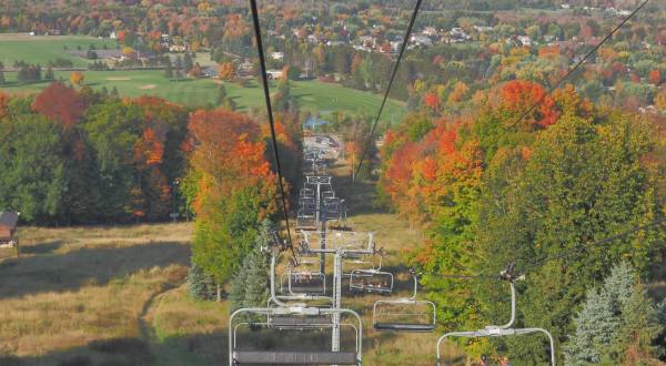 This Breathtaking Chair Lift Ride In Wisconsin Will Show You The Fall Colors Like Never Before
