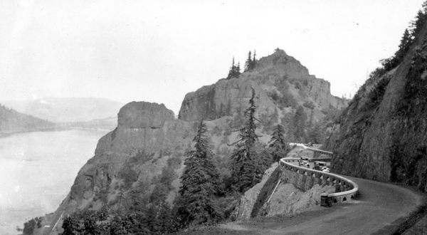These 11 Historical Photos Of The Columbia River Gorge Will Transport You To A Different Era