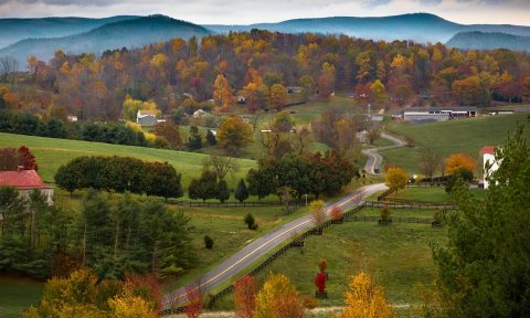 The Breathtaking Town In Virginia That Is Tailor-Made For Fall