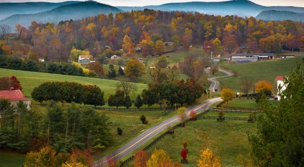 The Breathtaking Town In Virginia That Is Tailor-Made For Fall
