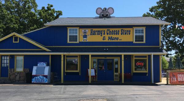 The Gigantic Cheese Store In Missouri You’ll Want To Visit Over And Over Again