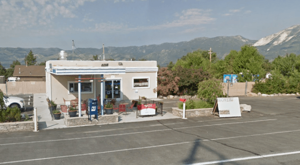 This Cafe In Nevada Used To Be A Post Office And It’s Downright Charming