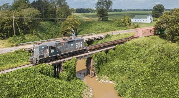 This 60-Mile Train Ride Is The Most Relaxing Way To Enjoy Mississippi Scenery