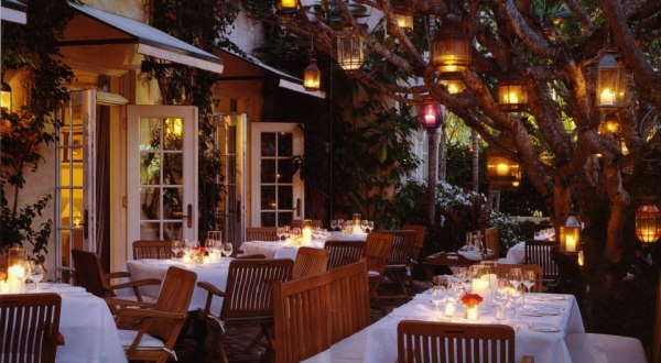 This Outdoor Garden Restaurant In Florida Is The Perfect Place To Take That Special Someone