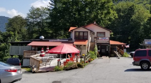 The Roadside Mountain Restaurant In North Carolina You’ll Want To Visit Over And Over