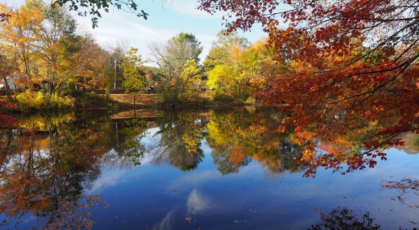 Fall Is Here And These Are The 8 Best Places To See The Changing Leaves In Rhode Island