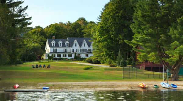 New Hampshire’s Lakeside Inn Is The Most Charming Place To Stay In New England