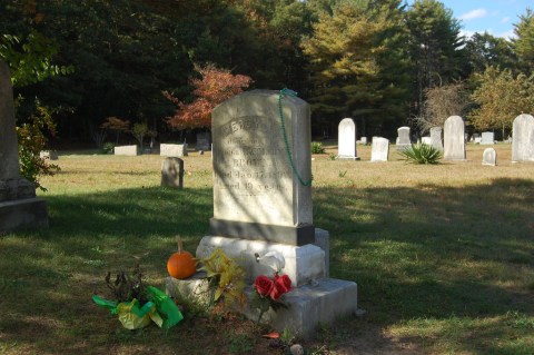 You Might Just Spot A Ghost At The Most Haunted Cemetery In Rhode Island