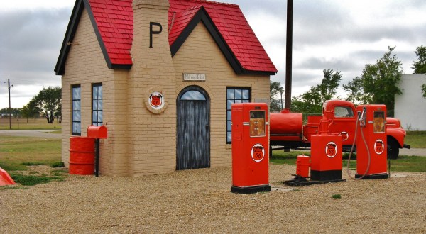 9 Unique Gas Stations In Texas That Are Way More Than A Place To Fuel Up