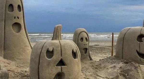 You Won’t Want To Miss This Unique Halloween Festival By The Oregon Seashore