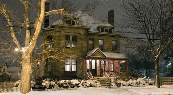 This Mansion In Cleveland Is Actually A B&B And You’ll Want To Spend The Night