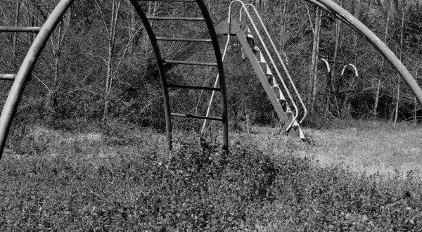 The Mysterious Abandoned Playground In Mississippi That Will Send Shivers Down Your Spine
