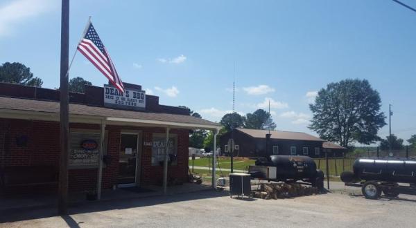 Travel Off The Beaten Path To Try The Most Mouthwatering BBQ In Mississippi