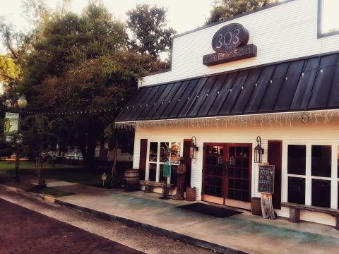 There’s A Restaurant In This 150-Year-Old Stable In Mississippi And You’ll Want To Visit