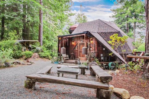 This Whimsical Cabin In Northern California Is Perfect For When You Need To Get Away From It All