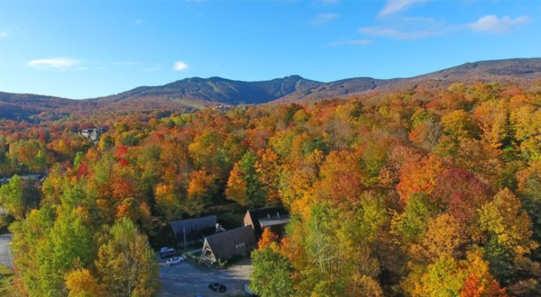 The Charming Little Vermont Inn That’s Totally Surrounded By Fall Foliage
