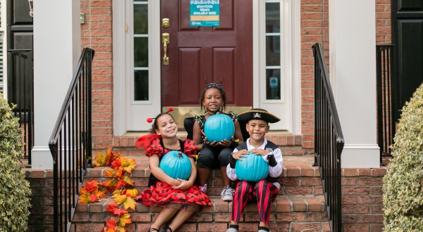 Teal Pumpkins Are Popping Up On Porches In Connecticut This Halloween