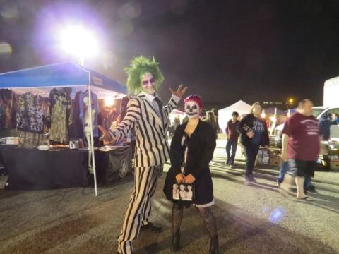 There's Nothing Like This Late-Night Haunted Flea Market In Illinois