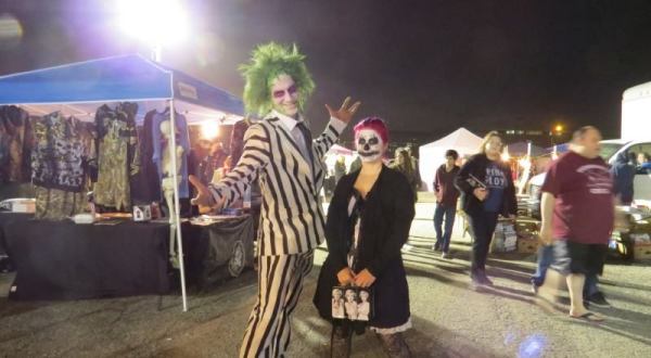 There’s Nothing Like This Late-Night Haunted Flea Market In Illinois