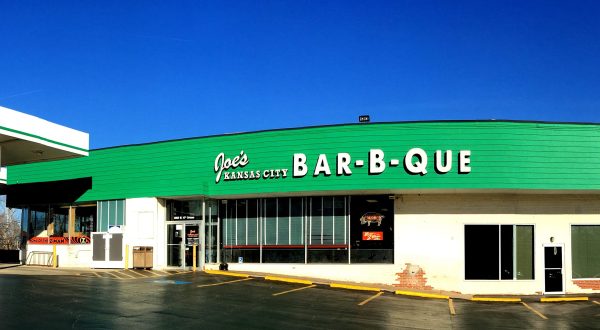 The Best Barbecue In Kansas Actually Comes From A Small Town Gas Station