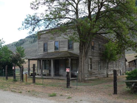 You'll Love Driving Through This Eerie Washington County Full Of Ghost Towns