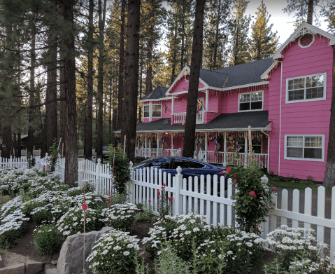 There’s A Themed Bed and Breakfast In The Middle Of Nowhere In Southern California You’ll Absolutely Love