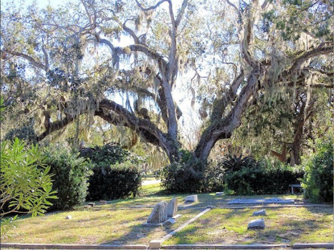 You Might Just Spot A Ghost At The Oldest Cemetery In Florida